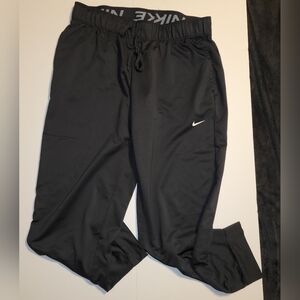 Nike Attack Womens Capri Joggers